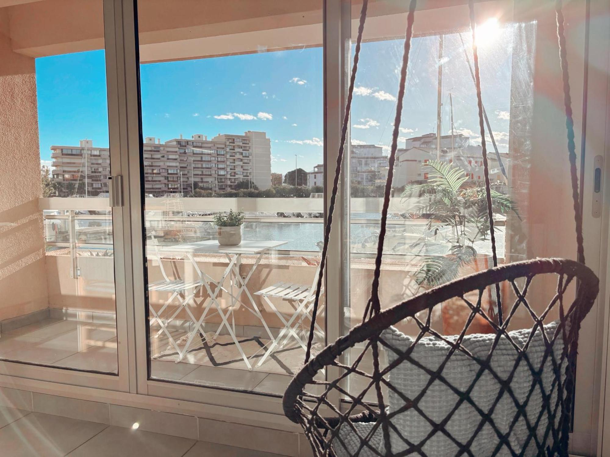 Magnifique T2 Au Calme Avec Une Superbe Vue Sur Le Port Canet-en-Roussillon Exteriör bild